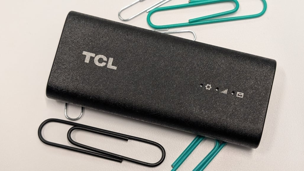 The TCL Linkport is a portable USB-C modem that easily and reliably connects a single device to T-Mobile's 5G network.